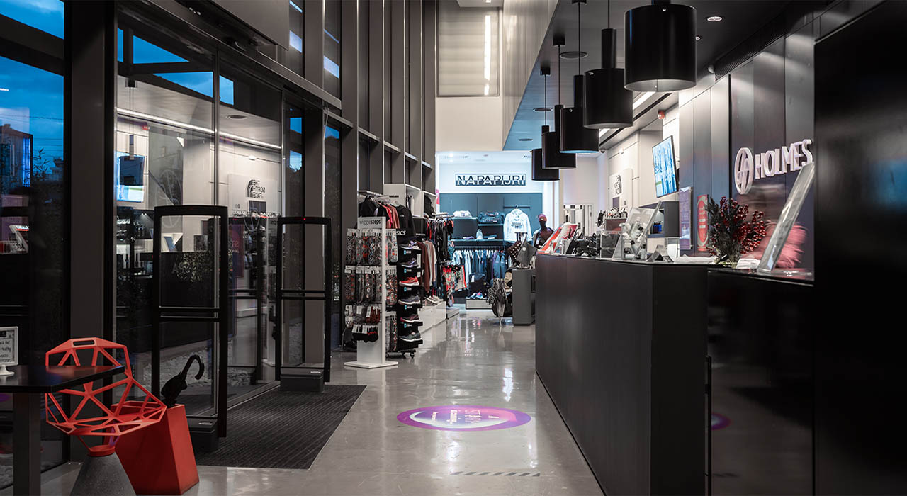 Holmes Place | χώρος ρεσεψιόν στο γυμναστήριο στη Γλυφάδα