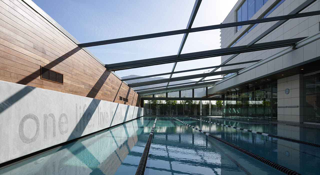 Holmes Place | πισίνα στο γυμναστήριο στη Γλυφάδα